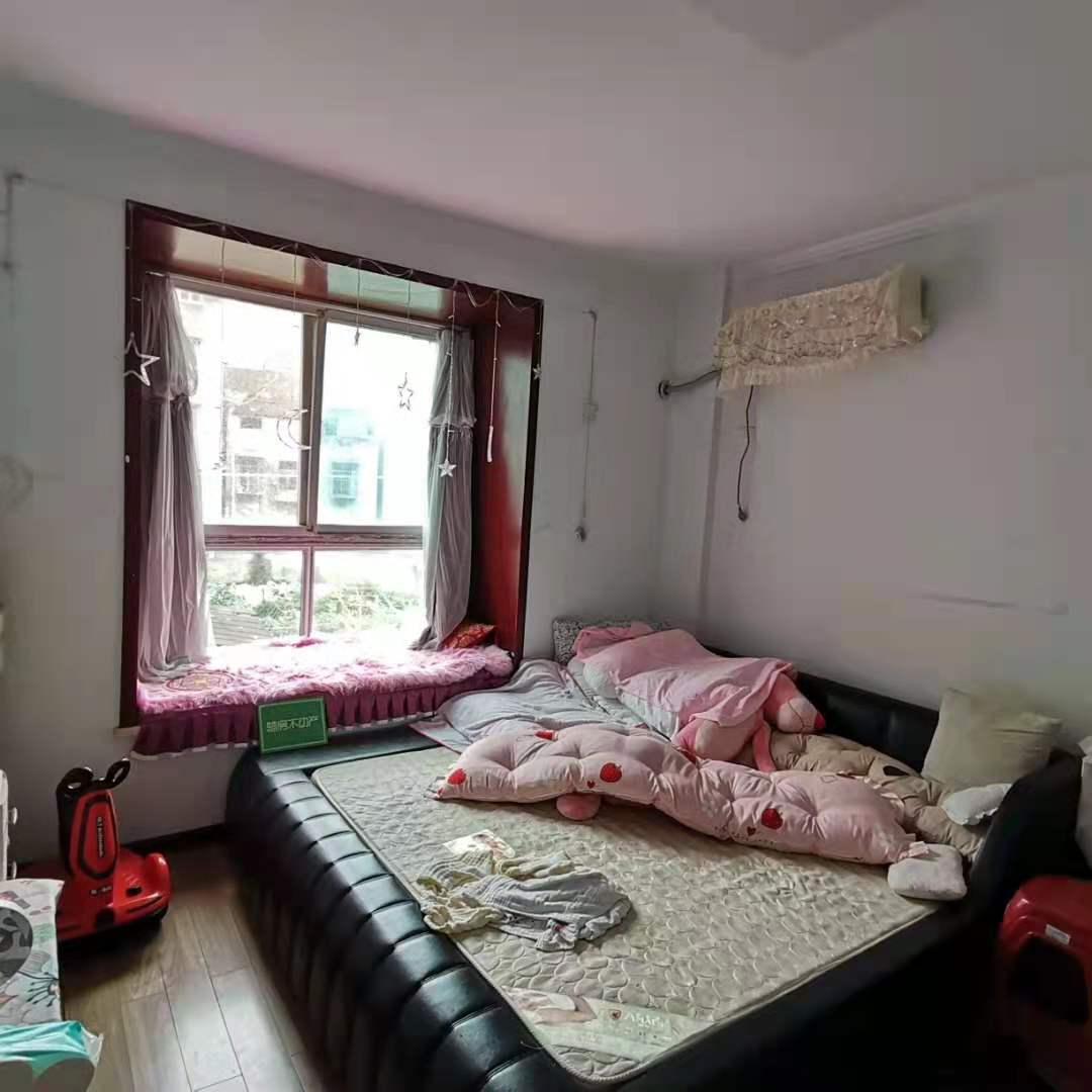 香岸华府两房2楼爬楼不累man5诚意出售！