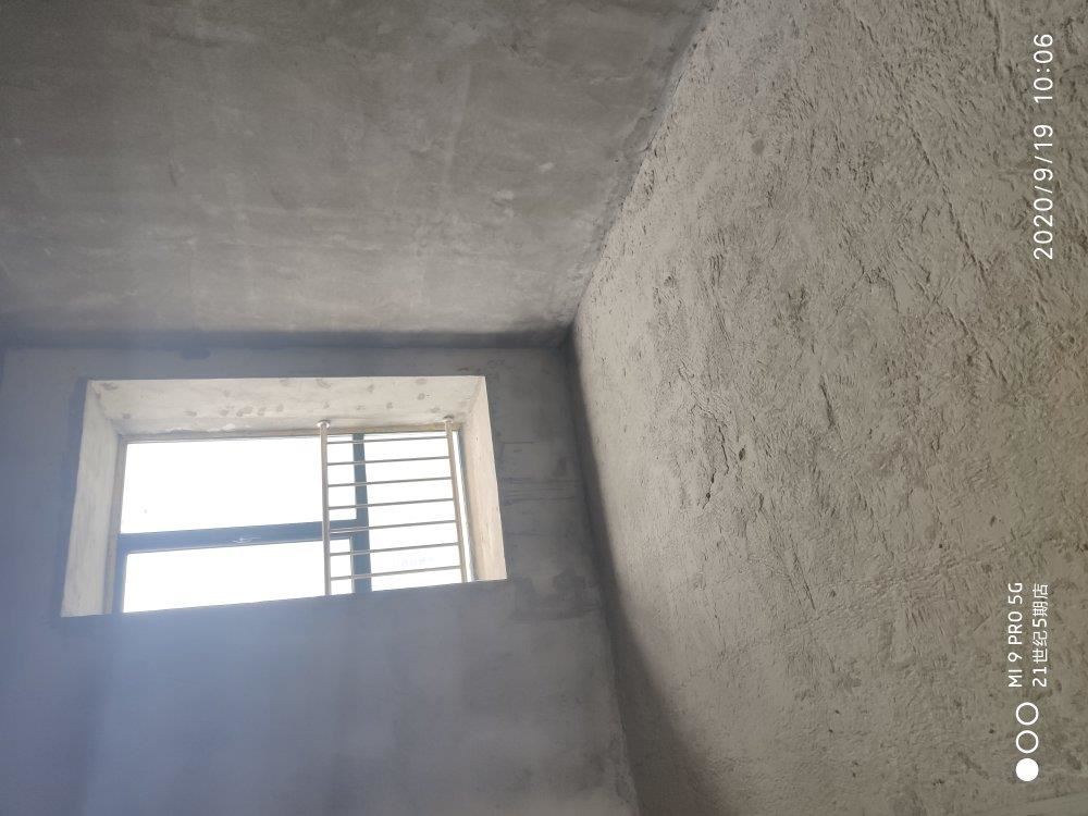 城南，新城一号，毛坯电梯中间楼层，证满两年3房2厅，户型方正，看房有钥匙