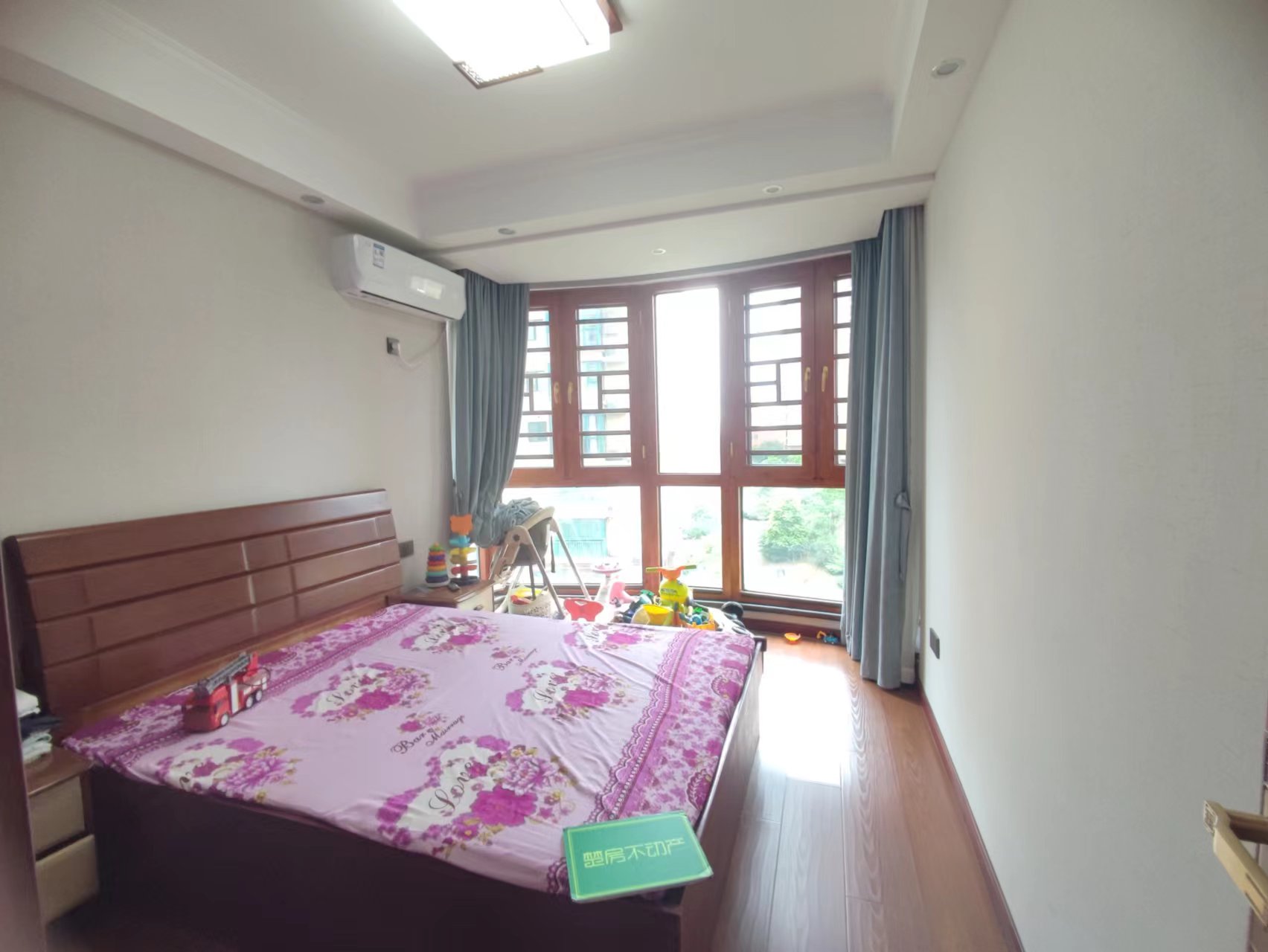 新城一号五期精装修大3房证满2年南北通透看房方便