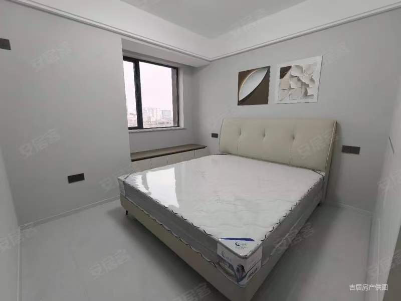 一线江景房，中大学府，边户，精装三房，一天未住，中间楼层