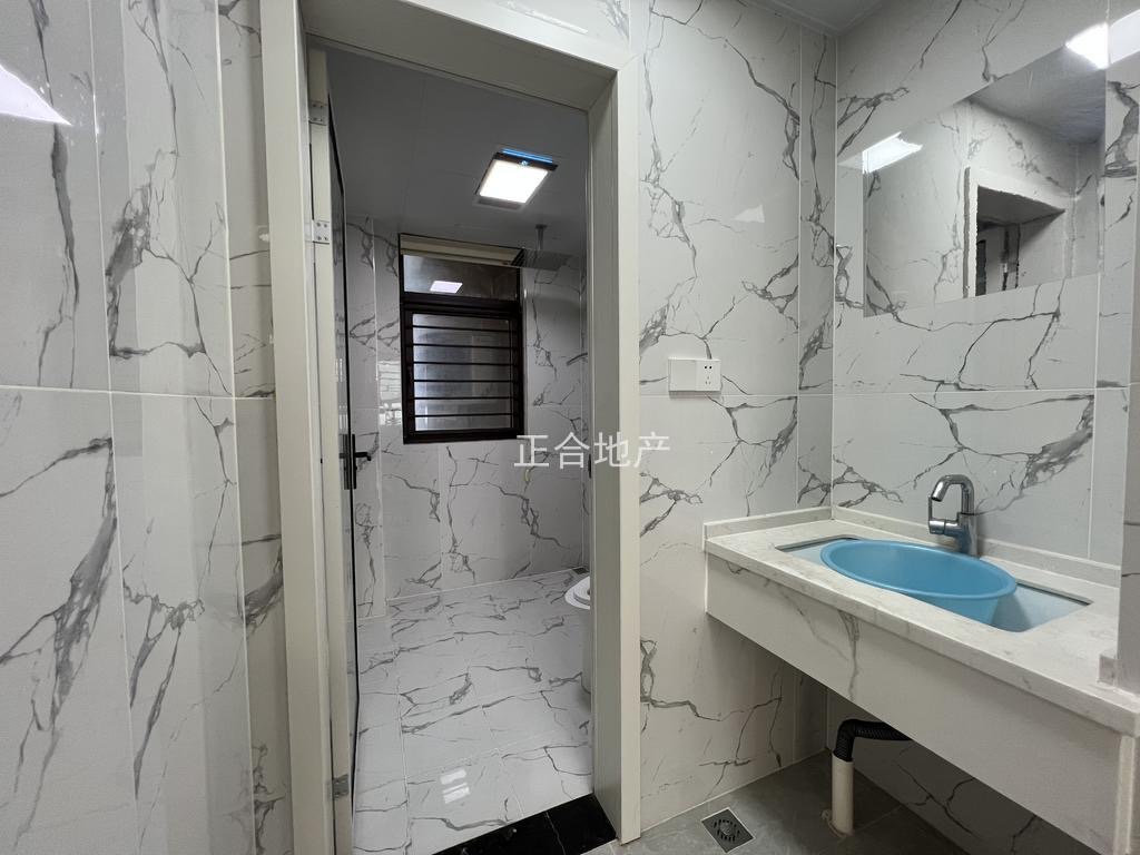 降价了，房东急售绿地华庭香格里拉，单价5455，好楼层，精装三房