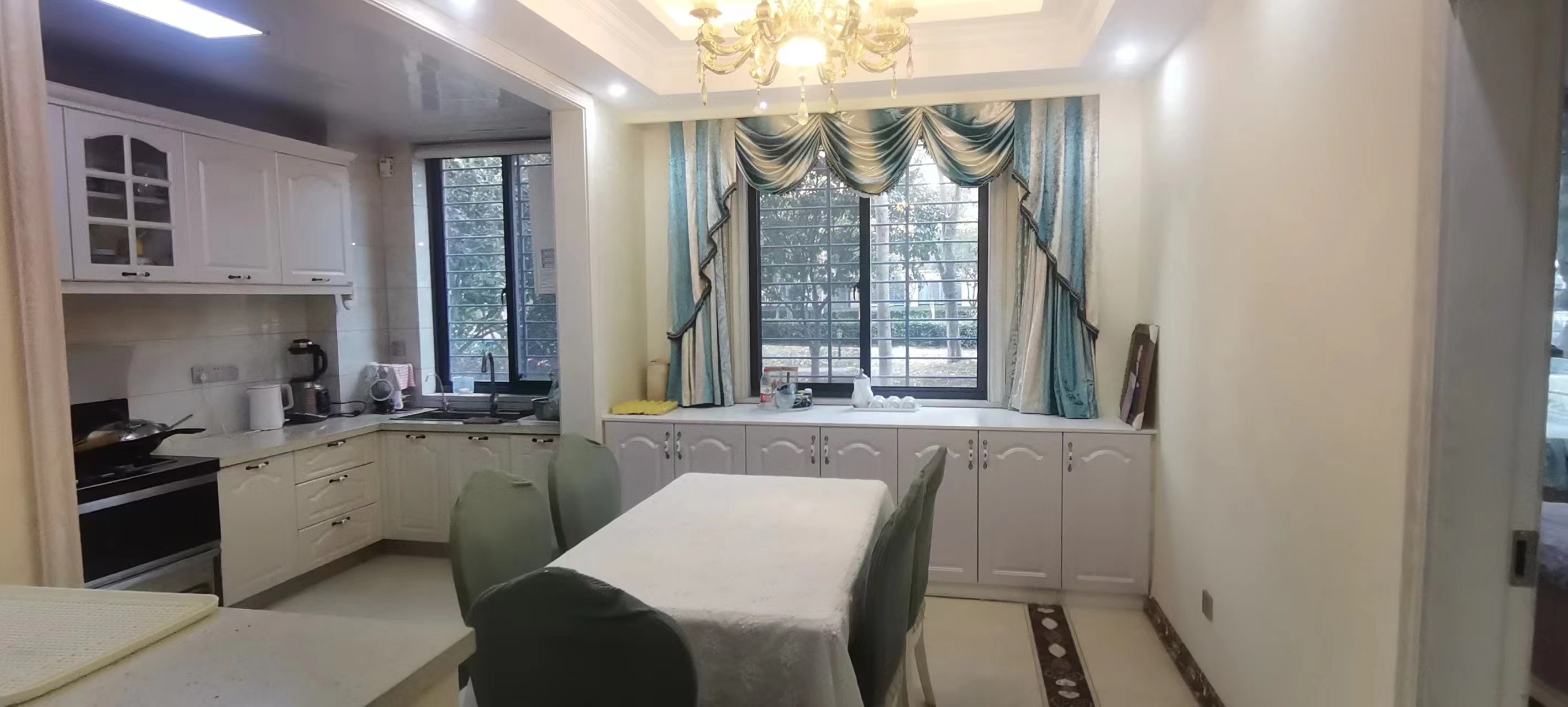 上林仙苑.精装三房.带200平的院子可以种花种菜.看房方便