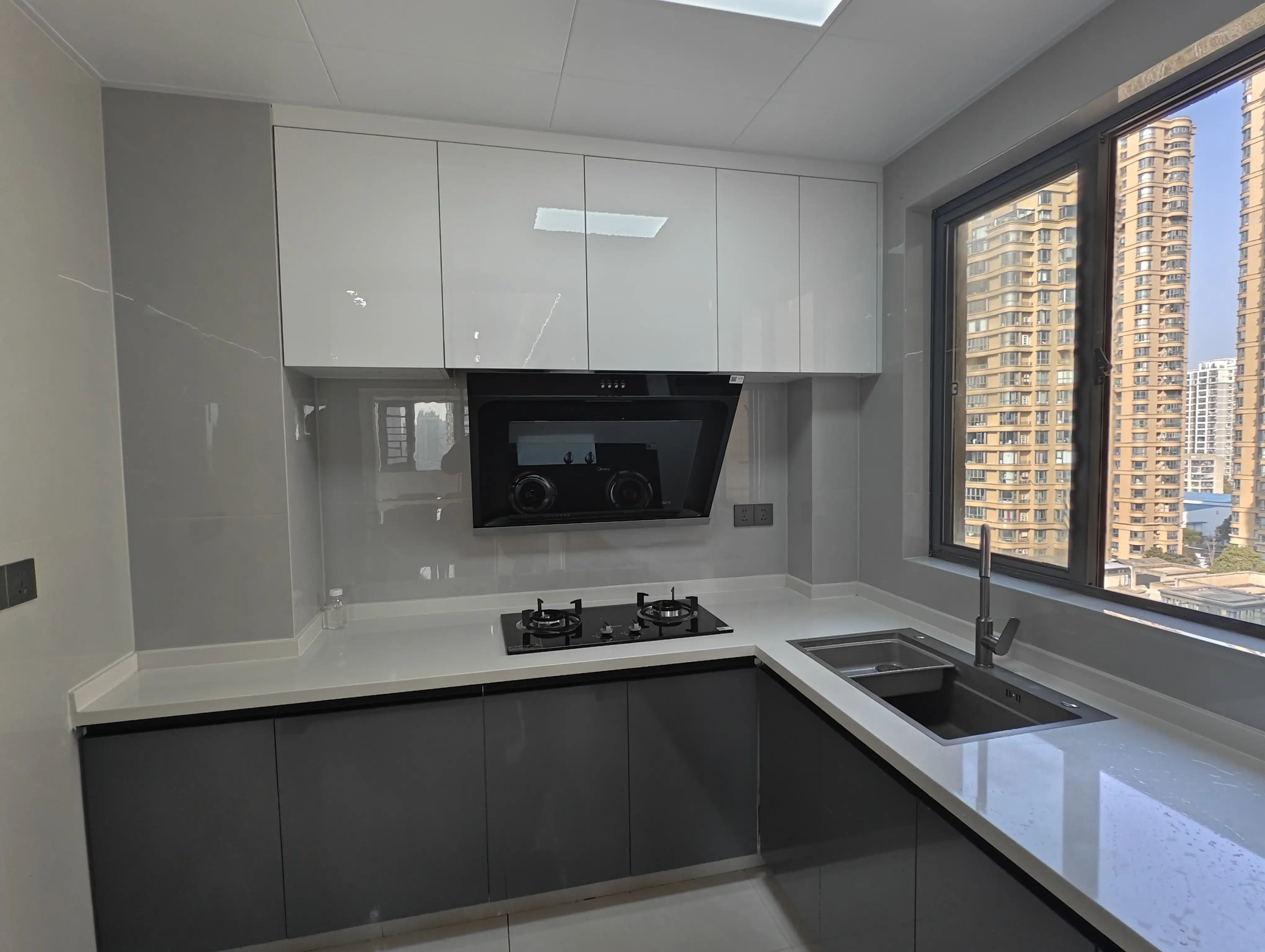 捡漏，御台公馆，电梯小高层10楼，精装两房，证满二