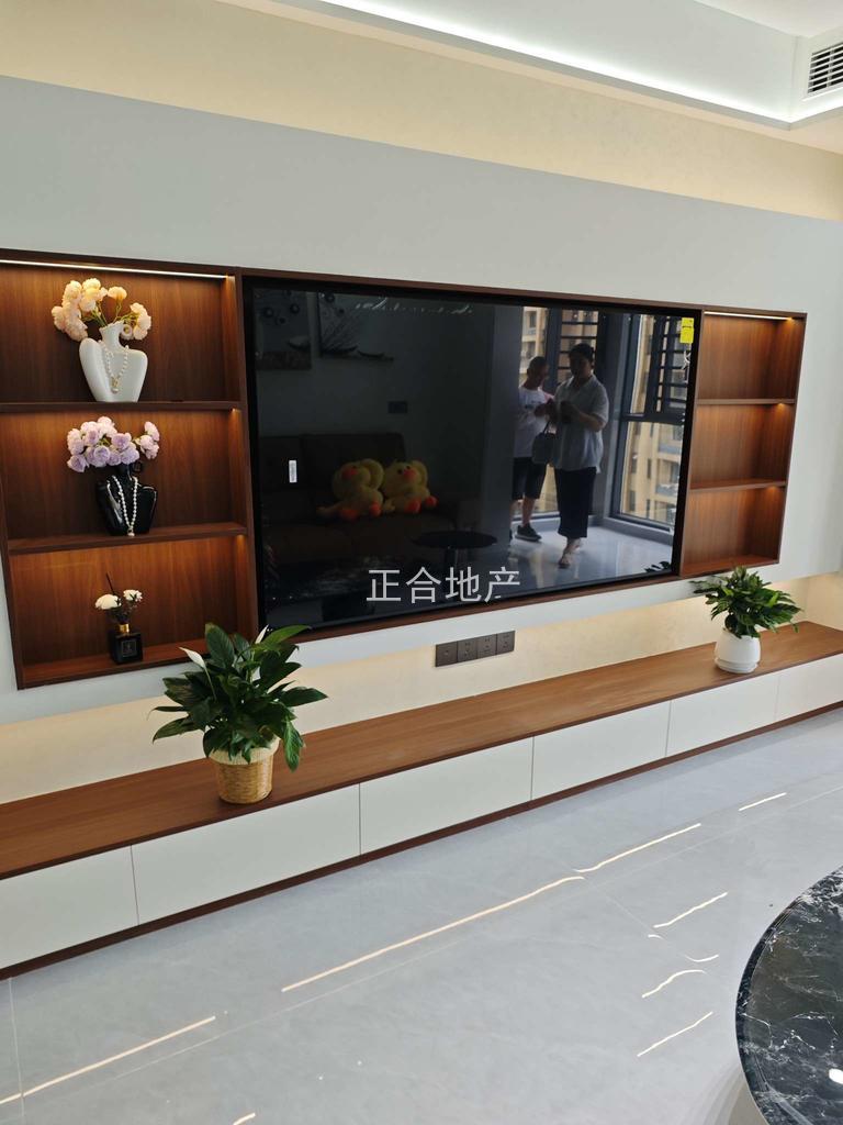 414，城南，森林国际，豪装三房，电梯好楼层，书包房，证满二，南北通透