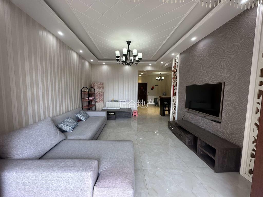 城南，元泰未来城A区，精装三房，电梯好楼层，全屋暖气片，证满二，下楼新三中