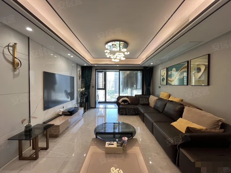 城南森林国际城 ， 精装大三房，中间好楼层，证满2 ， 全屋品牌家电家具 中央空调