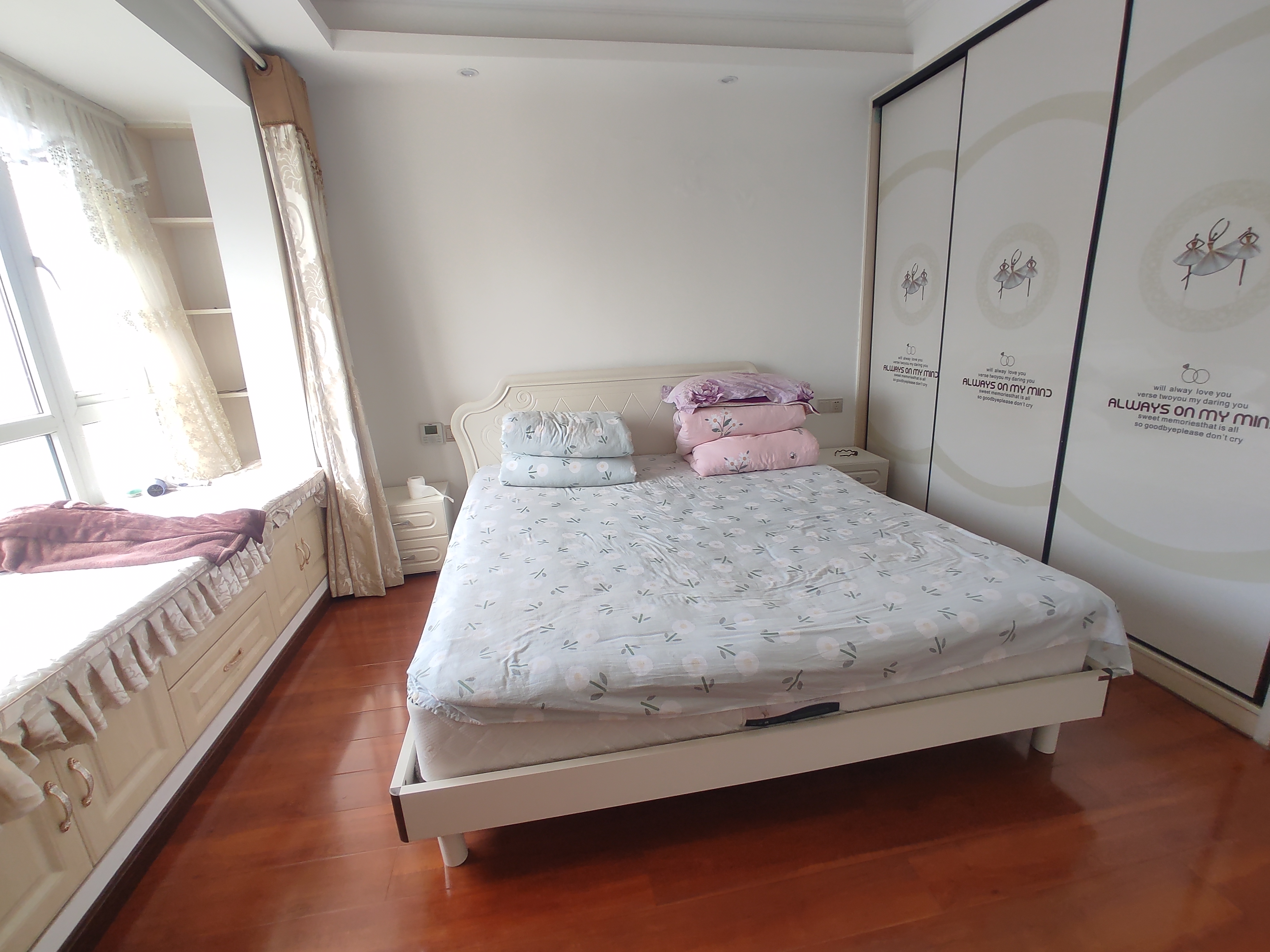 福星城精装三房家电齐全证件满二看房方便诚意出售