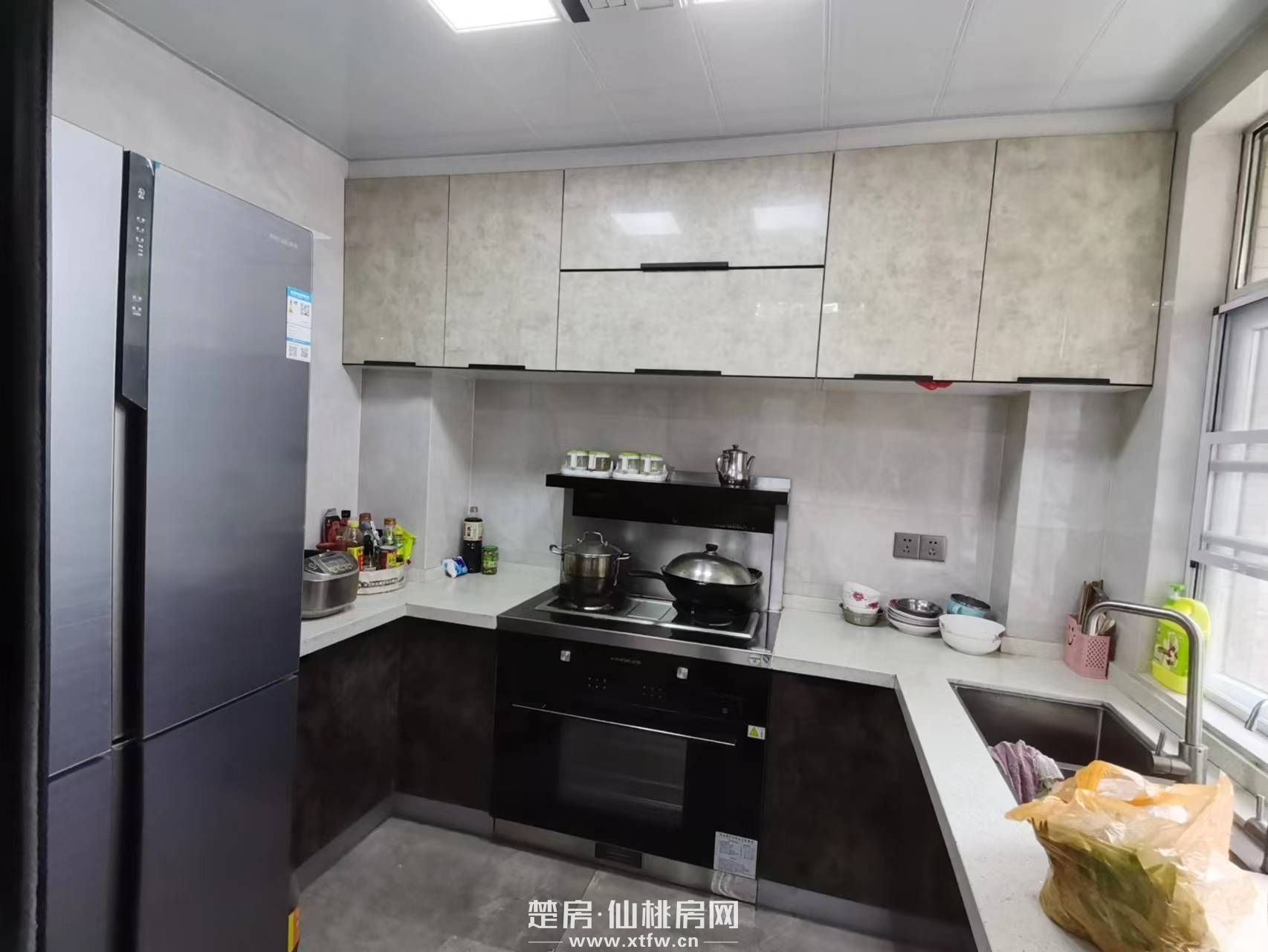 领秀城全新精装修卖毛坯价，好楼层，南北通透，急售