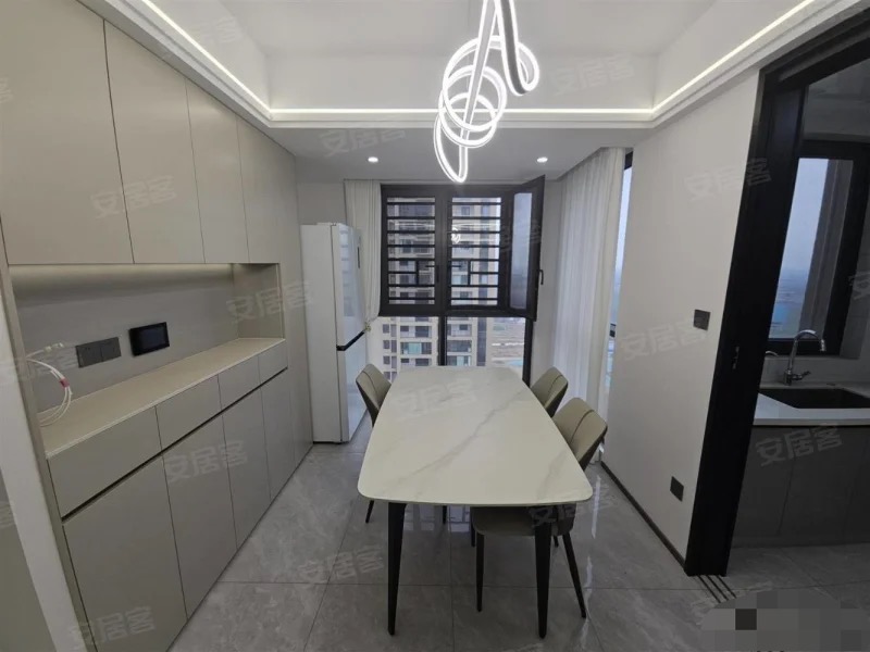 395，南城新区，交投满庭春，精装四房，单价5千多点，拎包住，捡漏