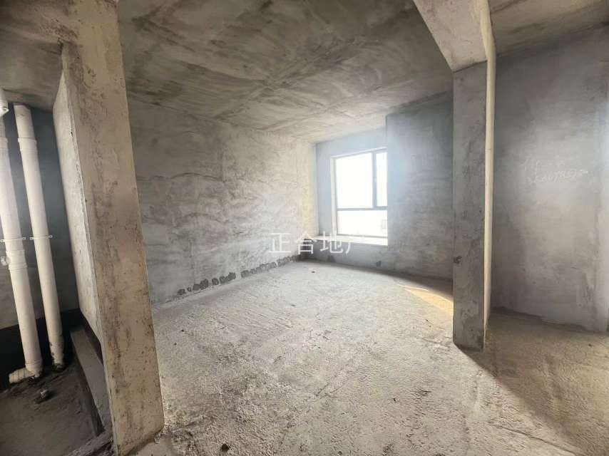 捡漏，新城壹号4期，单价只要4400，好楼层， 满五，边户 ，证满二