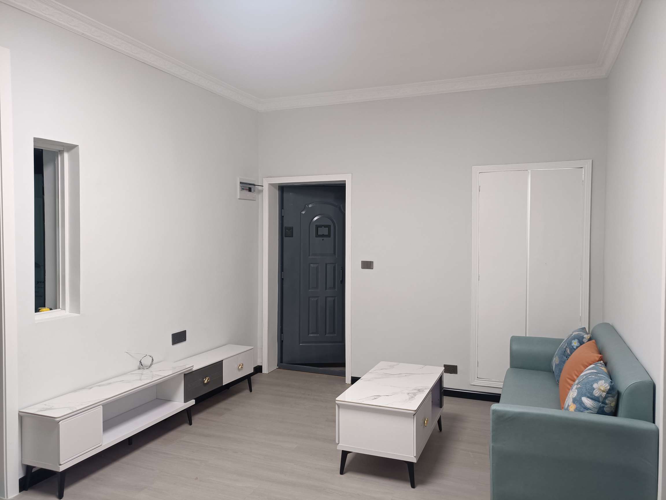 实验二晓，老三中，大洪小区，步梯好楼层，诚心出售