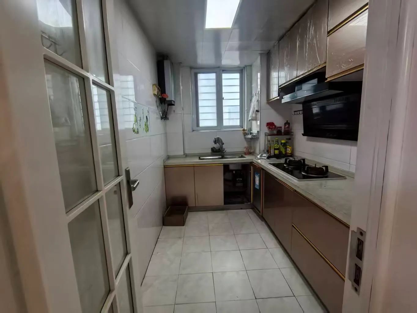 捡漏，和合国际城，电梯好楼层，边户，​送车位，精装三房