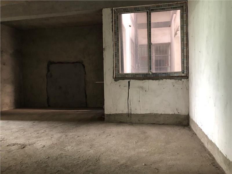 沔阳天泽园对面，步梯好楼层，采光好， 付几万即可不动产证在手