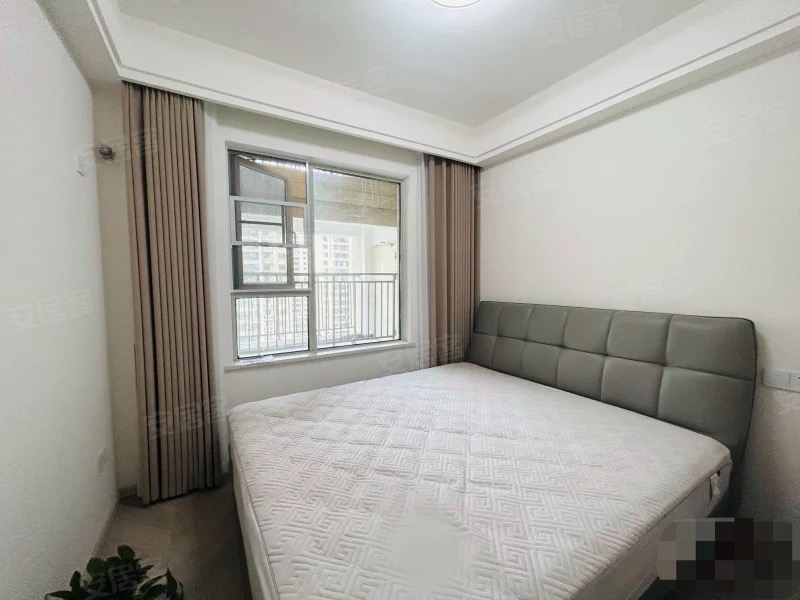 城南，新城名都，全新精装，精装三房，电梯好楼层，证满二，一天未住