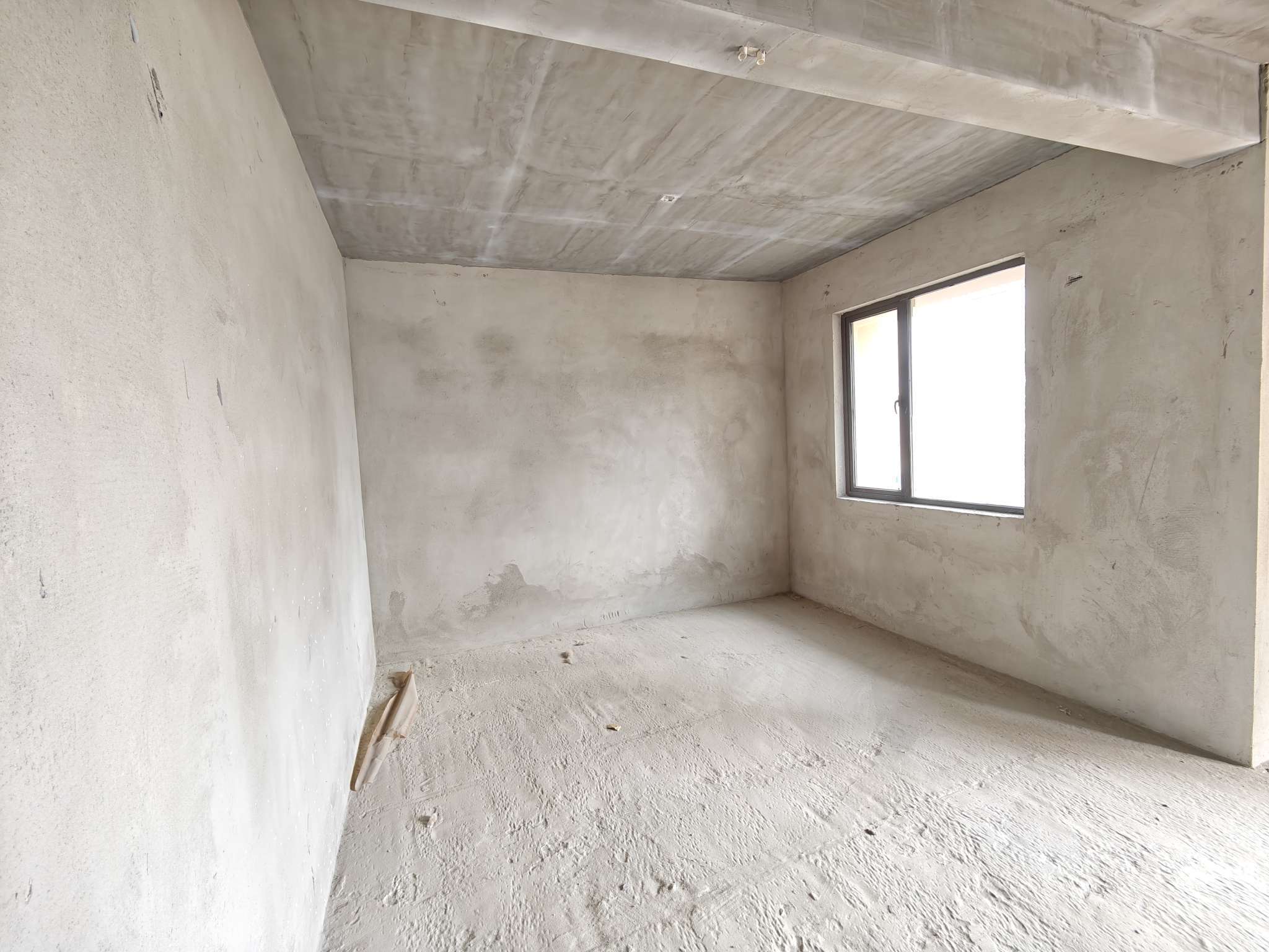 荣怀电梯小高层，单价5字开头，好楼层，业主急售，户型采光好得很