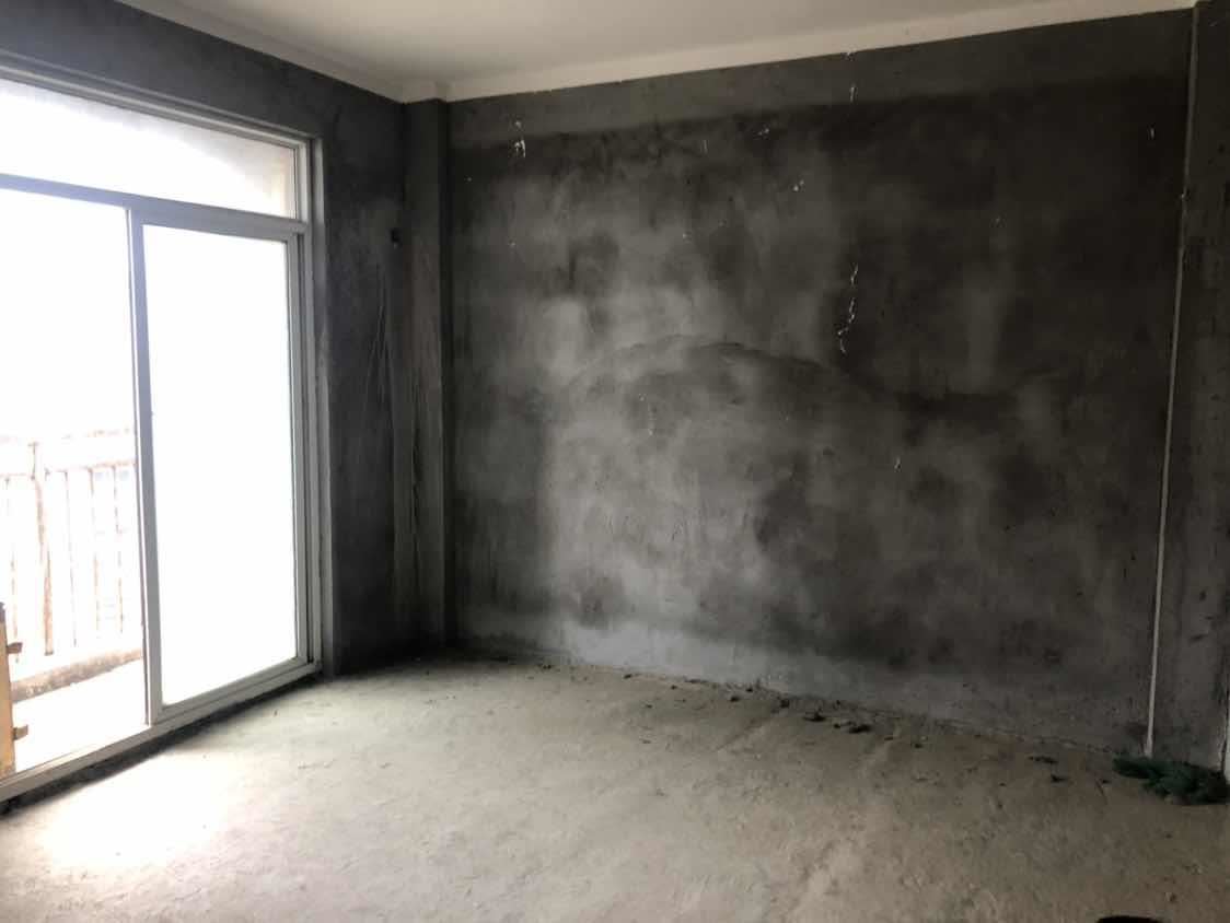 碧桂园旁，现代明珠新城，全新毛坯，诚意出售，看房有钥匙