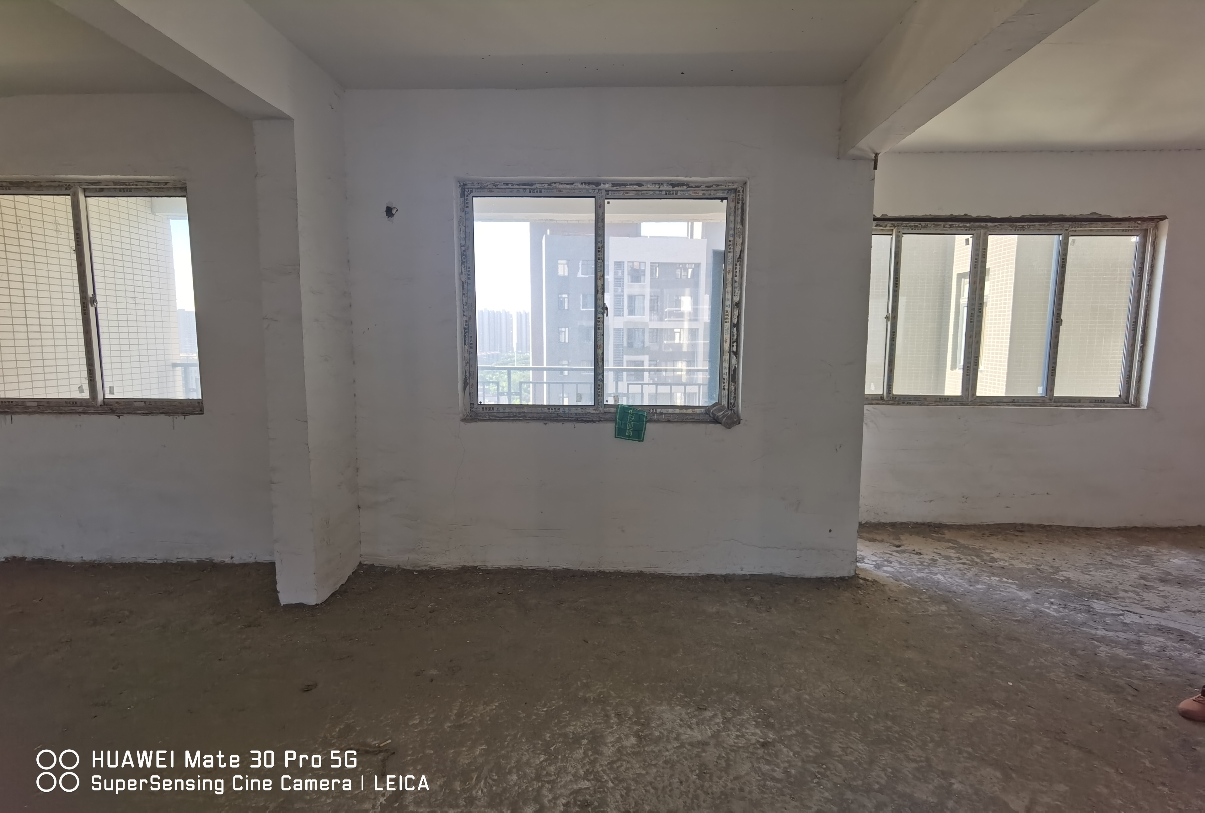 世纪雅园毛坯四房南北通透看房方便三开间朝南出行方便