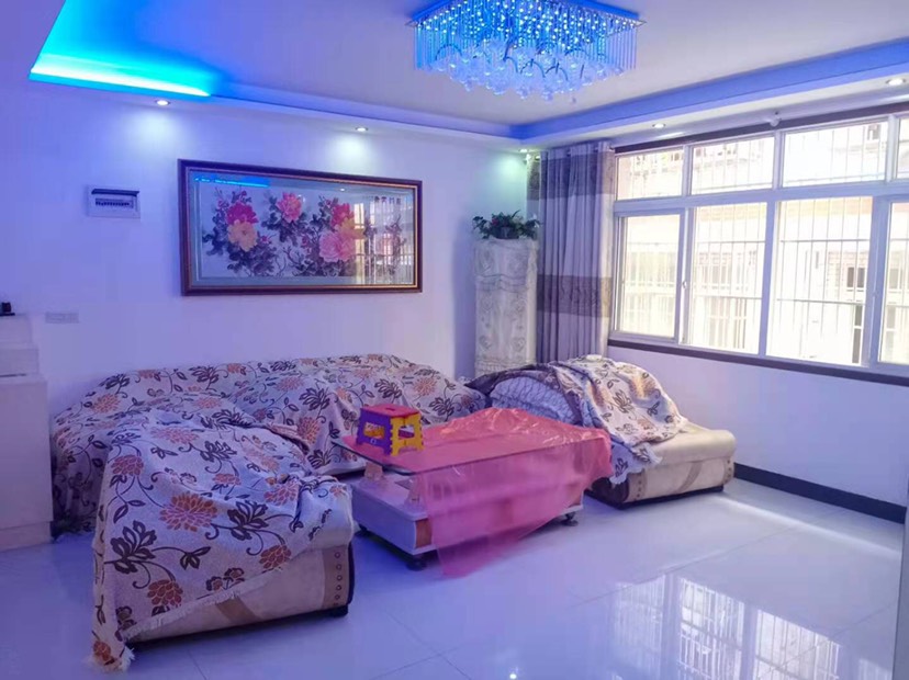 城市丽景对面步梯5楼，精装修，