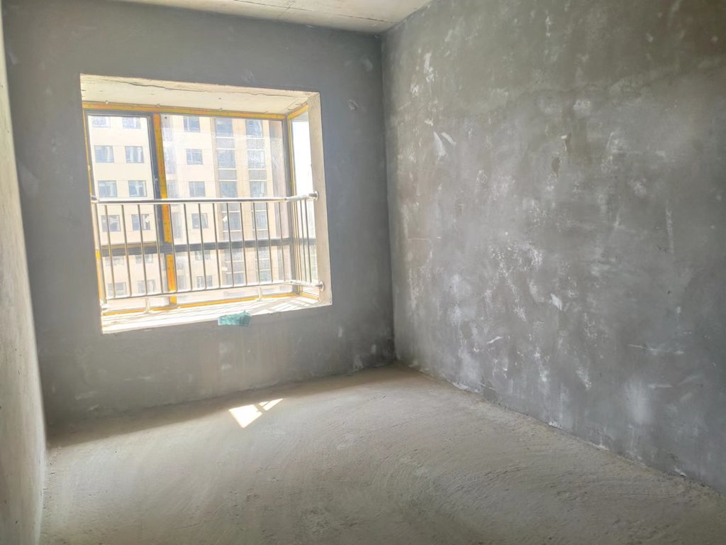 水云间毛坯大三房户型方正南北通透房东诚意出售