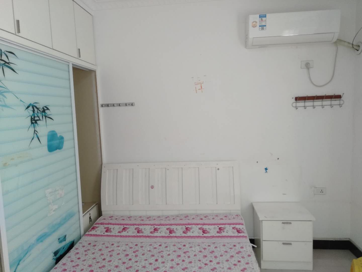 月亮湾附近梨园小区，步梯好楼层，装修好拎包入住!