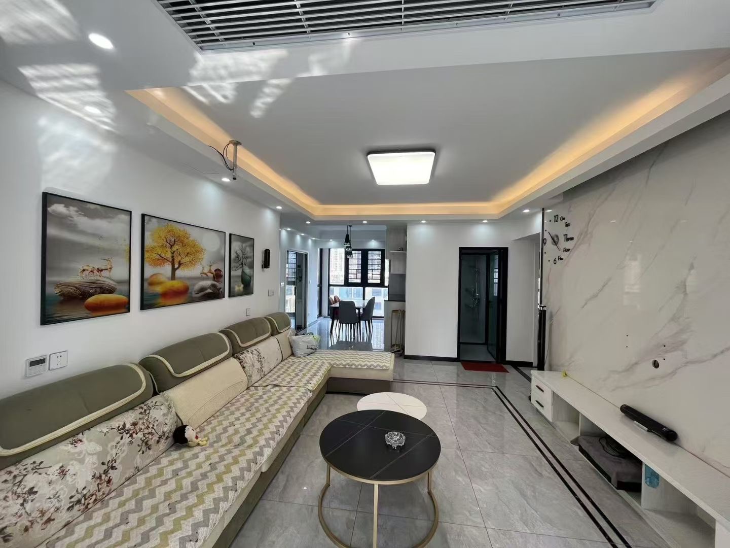 二中旁，森林国际东边户，精装大三房，好楼层。南‮双北‬阳台。