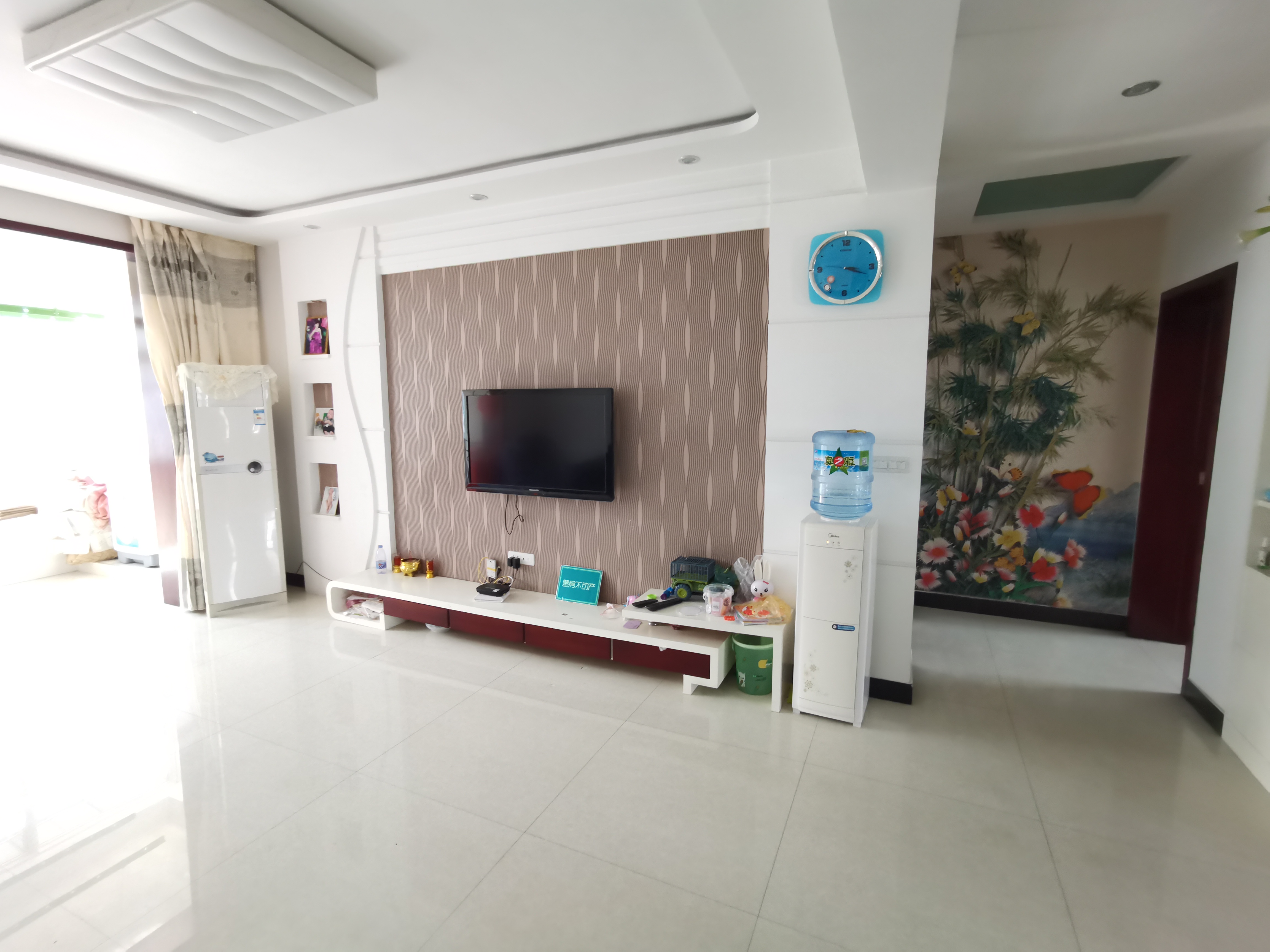 宏大小区精装3房房子保养的很好老证业主诚心卖