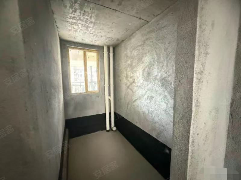 吾悦旁，朝阳丽景，12楼，单价6字头，大阳台，毛坯三房