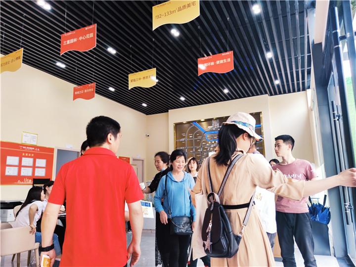 总有一些项目，能够“人气+销量”双双爆表，持续热售