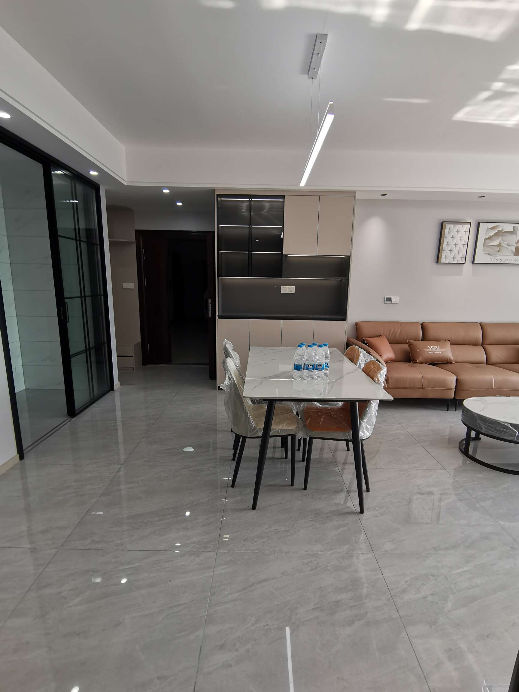 急售，城南品质小区，全新装修，一天未住，满二