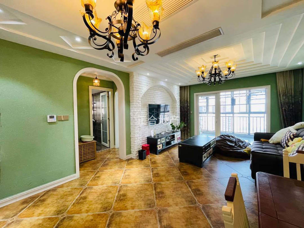 房东急售，城西，满庭春，供暖房，仙桃晓学旁，精装大两房，成色新，凤凰层