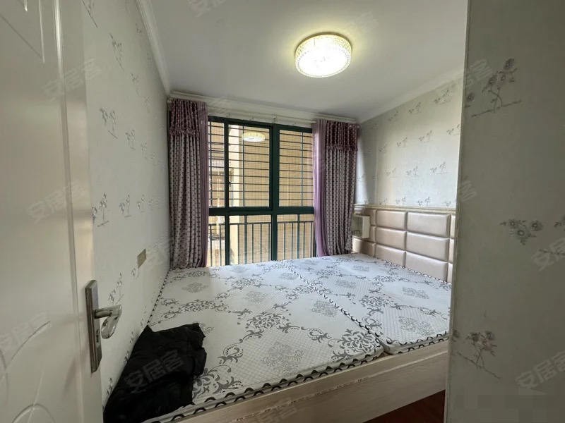 捡漏，新城壹号大平层，单价5500，精装4房，好楼层，全屋中央空调，南北双阳台，保养好