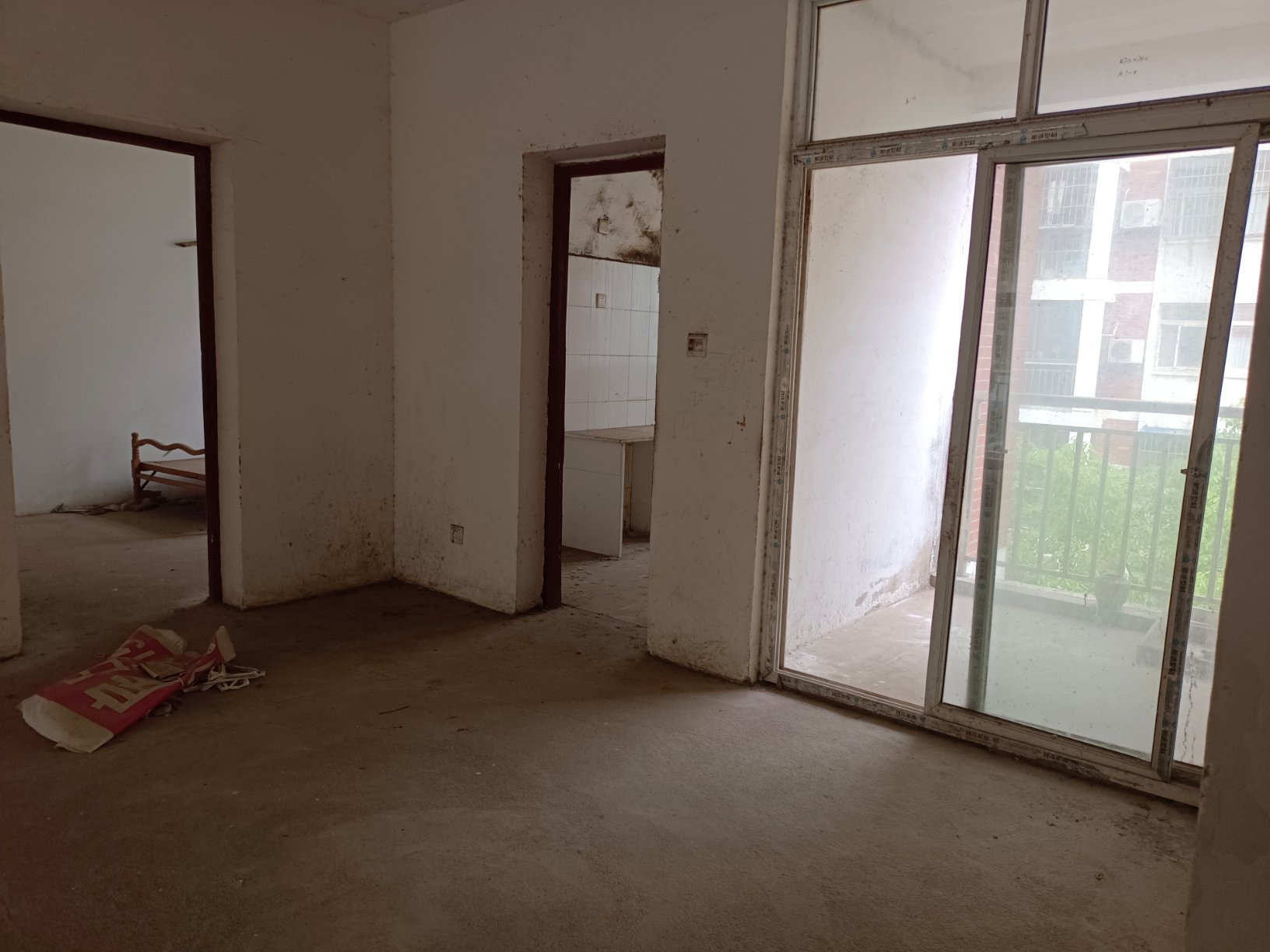 和平 旁，万人小区，配套设施齐全