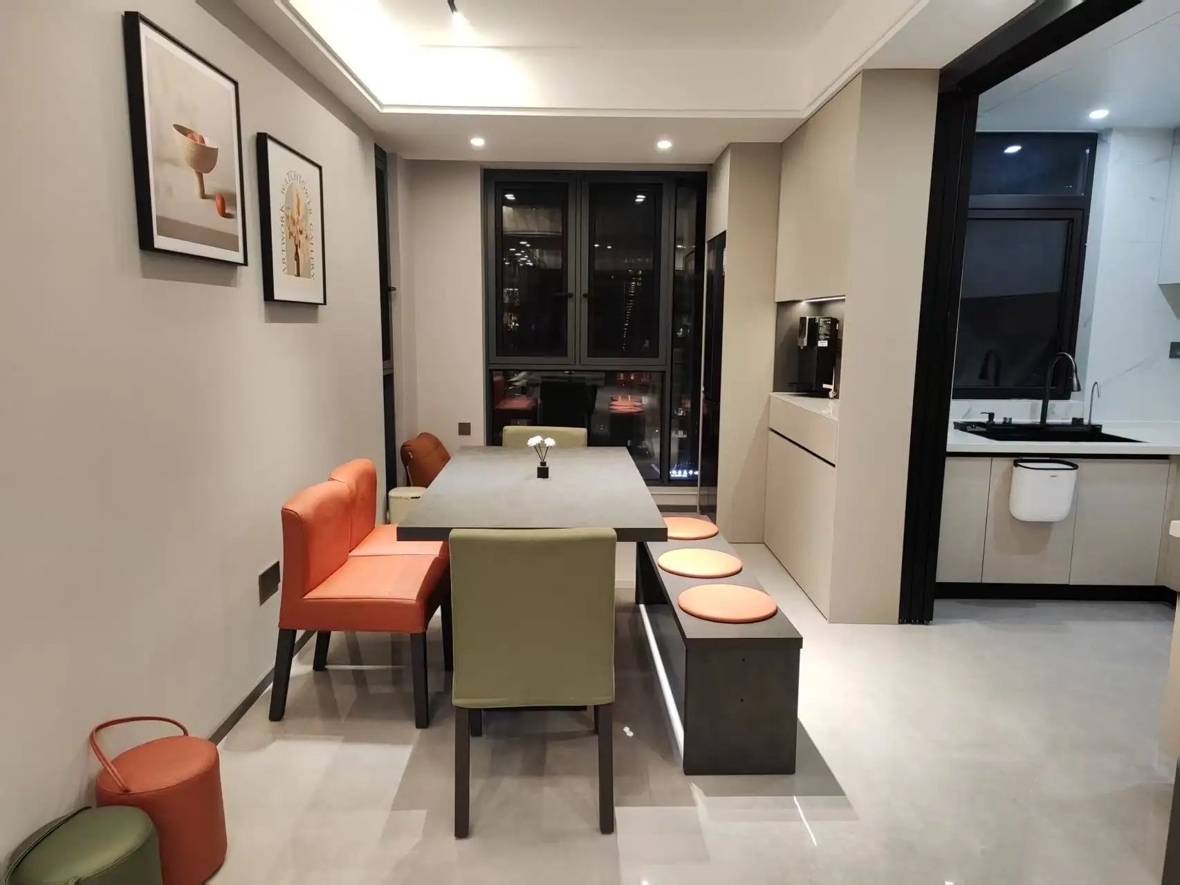 锦绣江山望府，业主自装，一天未住，精装三房两卫，全屋品牌定制，证满二