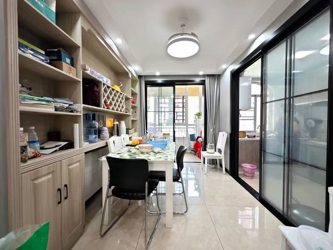 锦绣瑞园，精装三房，电梯小高层，1梯2户，证满二