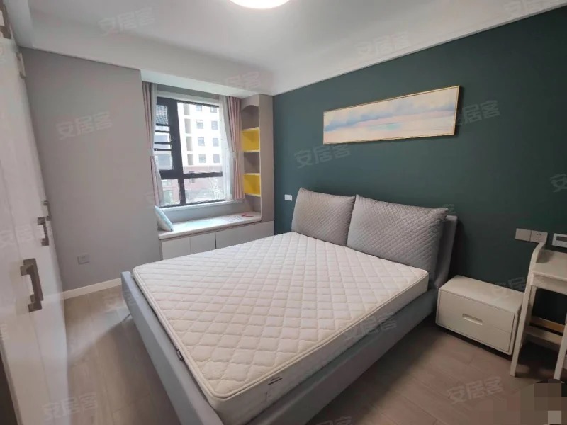 大捡漏，亏本出售，急售，领秀城,​装修9.5成新，单价6400，送地下停车位，