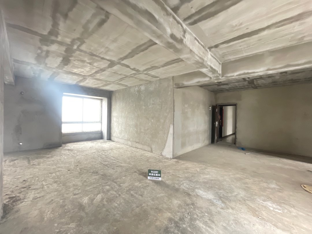 捡漏，手慢无，漫城林语，毛坯三房，好楼层，一口价33.5万，证满二