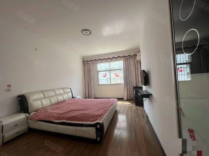 捡漏，复州花园，步梯好楼层3楼，精装三房，南北通透