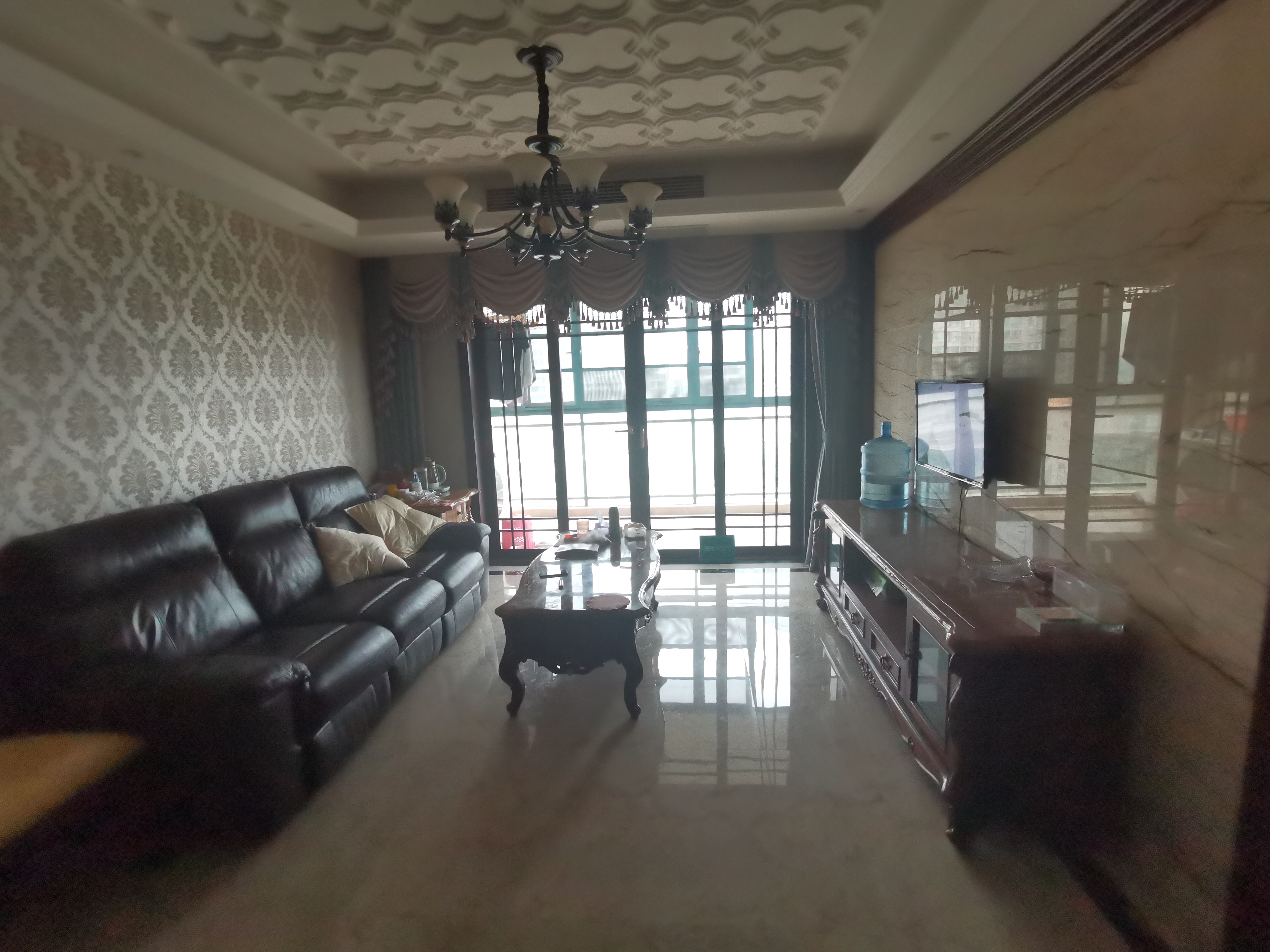 润泽天下豪装3房，沔阳 对面，装修都花了40万，有证可按揭