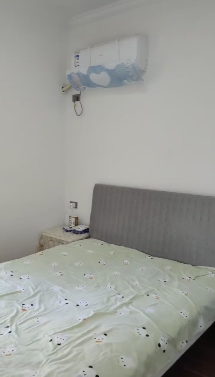 沔阳公园旁，城南森林国际，精装两房，单价5200元，中间楼层