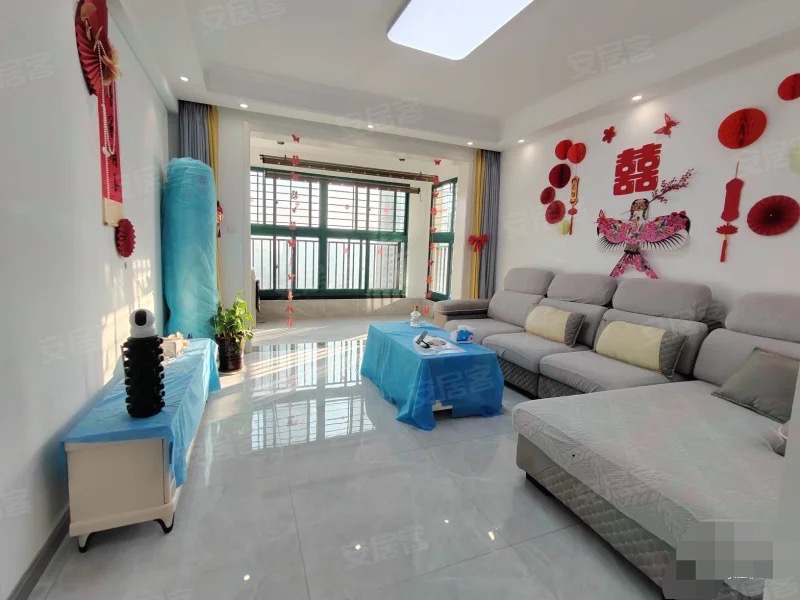 276？城南 新城壹号五期，9.9成新，单价6300，电梯好楼层19楼，精装三房，证满二