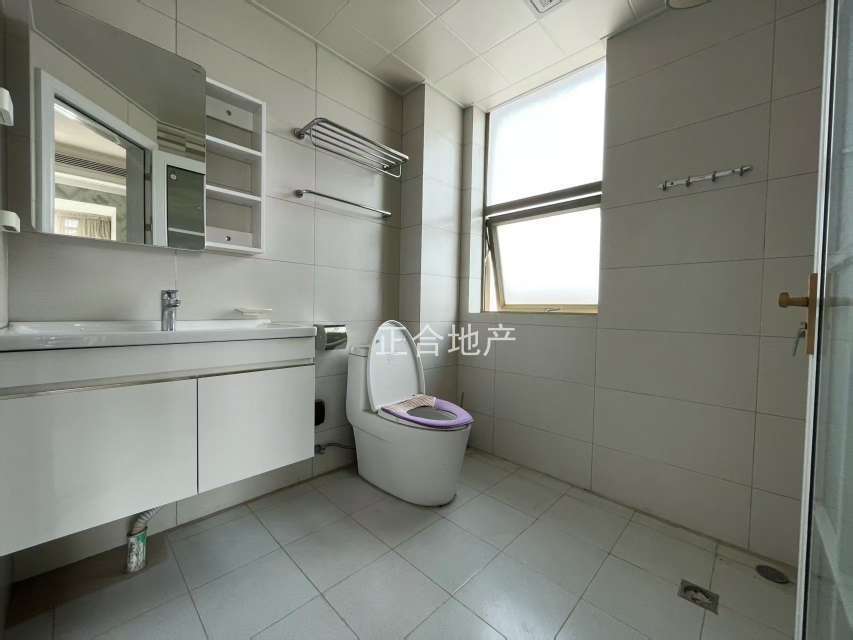 亏本出售，城南，南国明珠，精装三房，电梯好楼层16楼，元泰三中，证满二