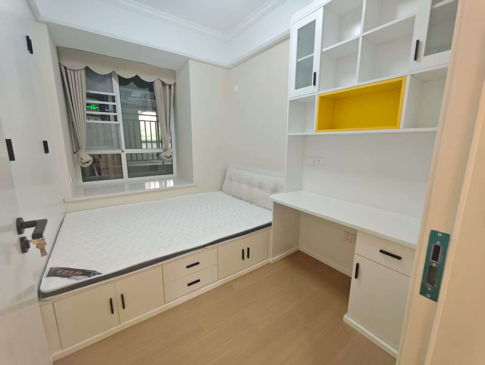 城南，沔阳公馆，全新精装三房，证满二，单价5600，诚心出售，拎包入住