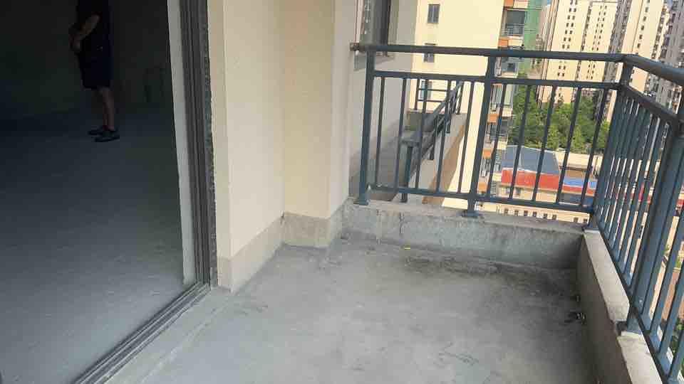 蓝天新城纯人车分流高档小区