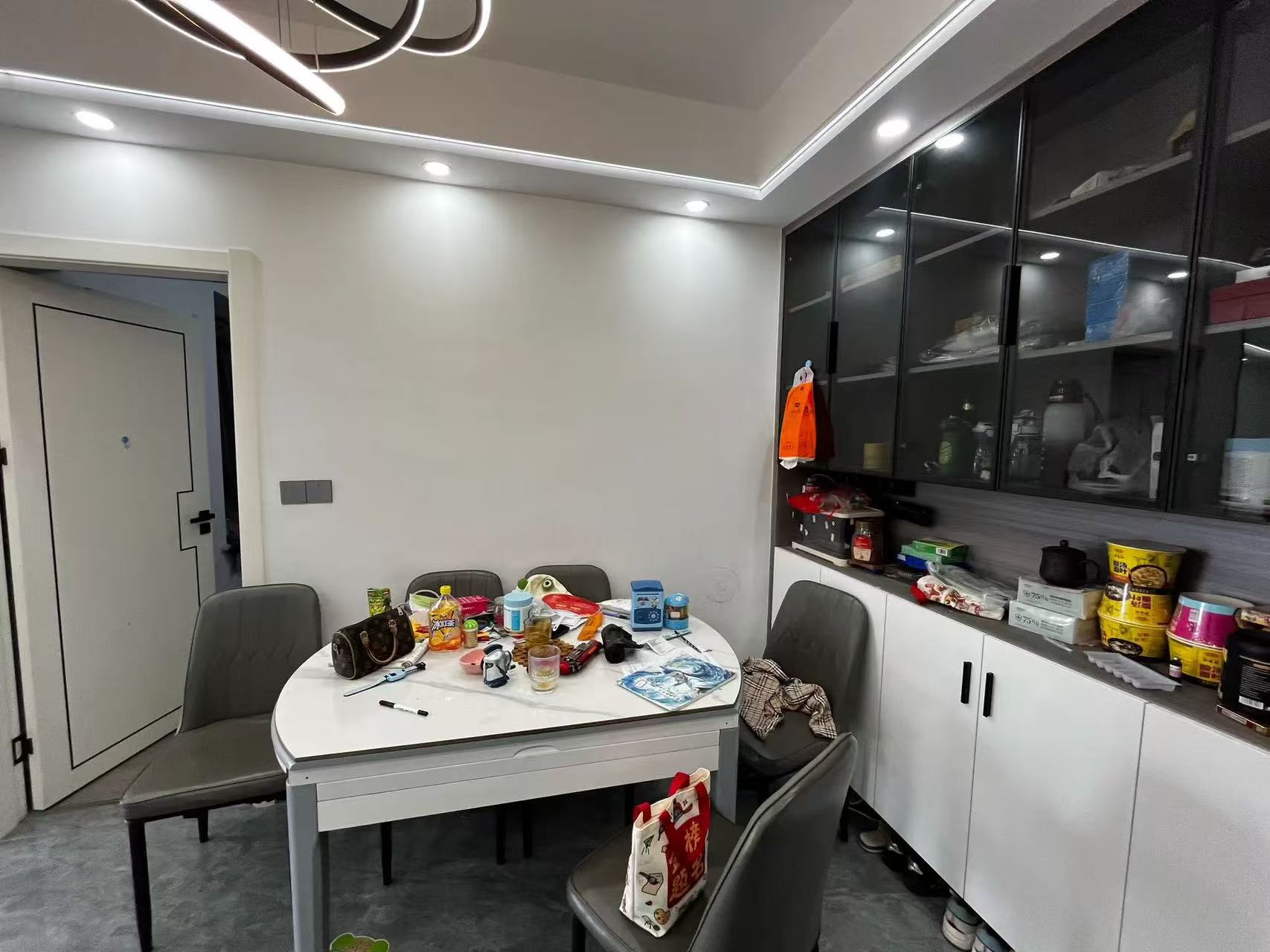 城南，电梯精装3房2厅，新城花园，好楼层9楼，一口价50万，满二