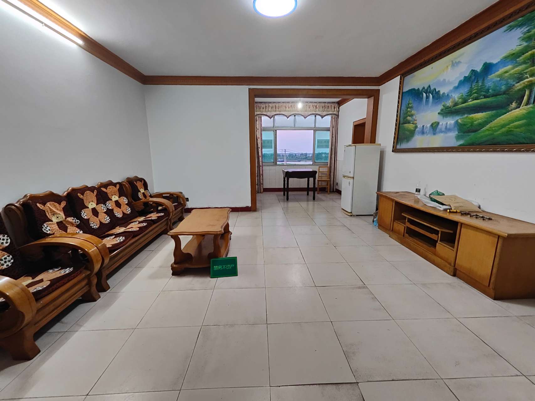 老八中教师宿舍，汉水清风苑电梯好楼层，大四房，南北通透江景房，小穴新增了初衷部