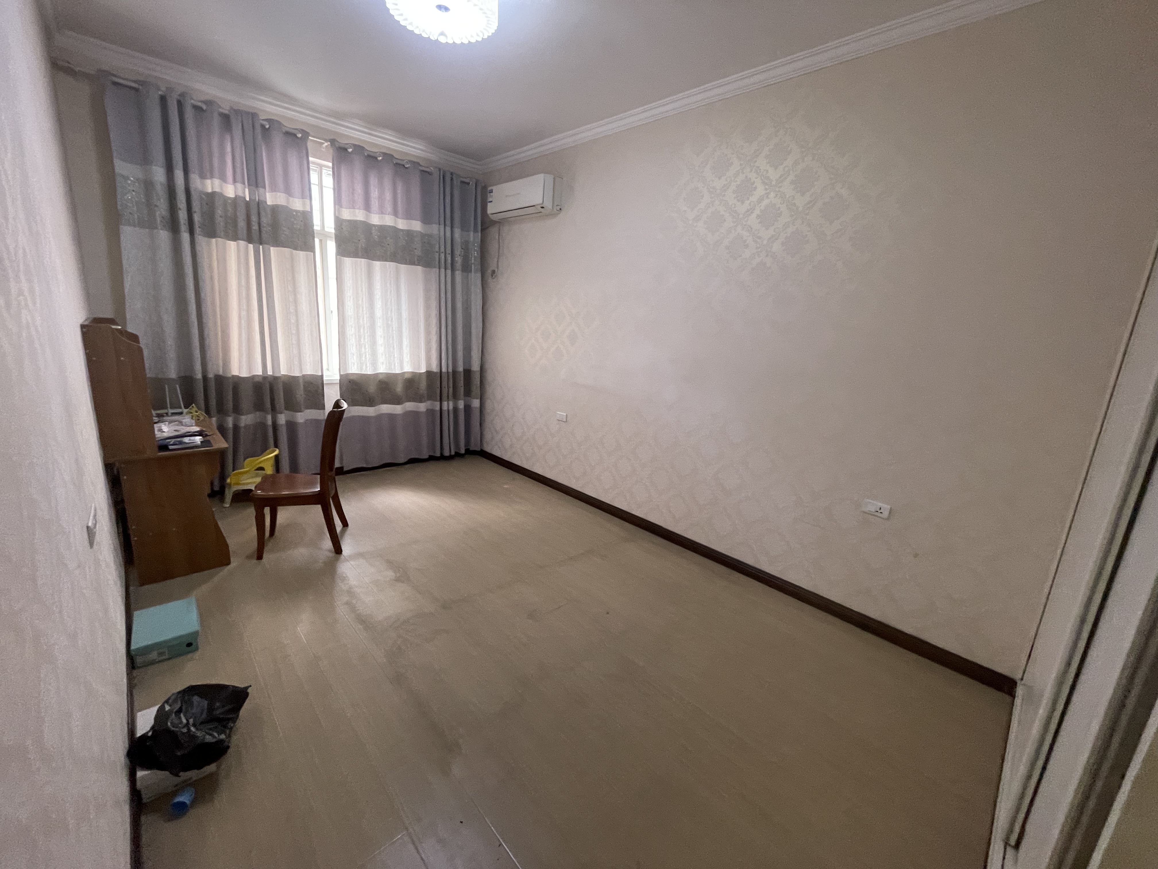 农办宿舍集体证城市广场后面步梯3楼装修成色新近商城