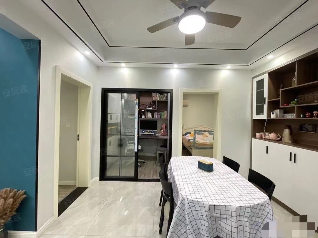 94，康湾一品,，精装三房，毛坯价格！​9.9成新，证满二，南北通透，手慢无