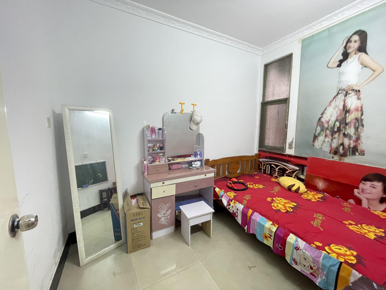 物贸宿舍武商附近