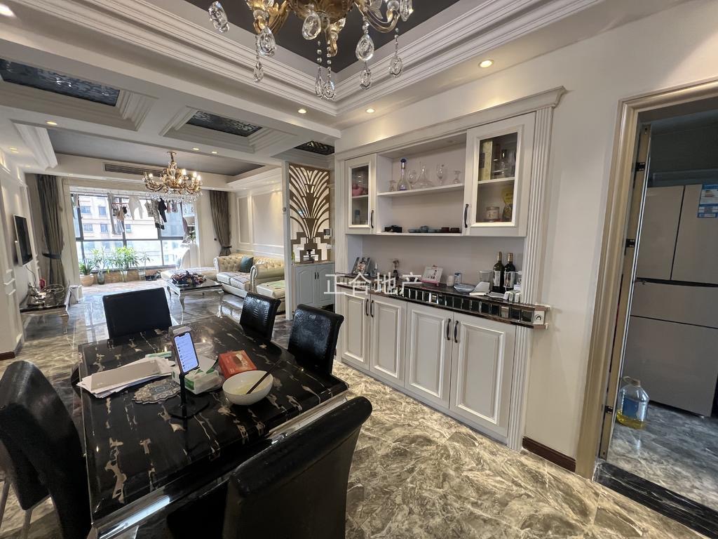 诚心出售，城南，御台公馆，中间好楼层，精装四房两卫，人车分流品质小区老证过户便宜