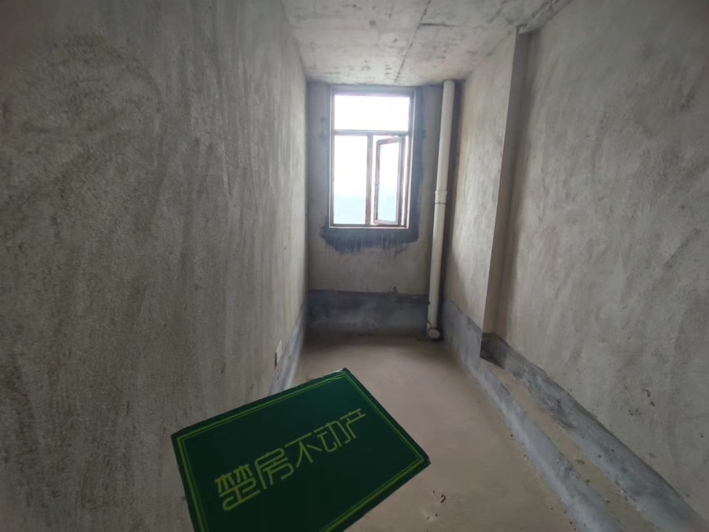 颐和公馆单嘉5300人车分流停车位充足证满2年看房有钥匙